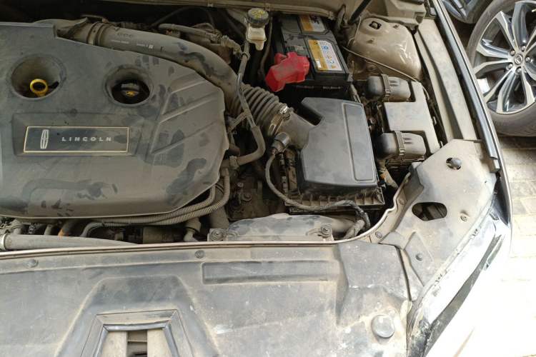 Used Lincoln MKZ 2018 2.0T Premium Edition Engine Bay Left