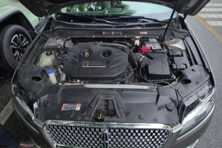 Used Lincoln MKZ 2018 2.0T Luxury Edition Engine Bay