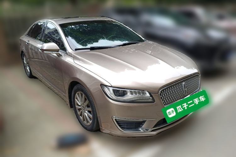 Used Lincoln MKZ 2018 2.0T Premium Edition Front Right 45 Deg