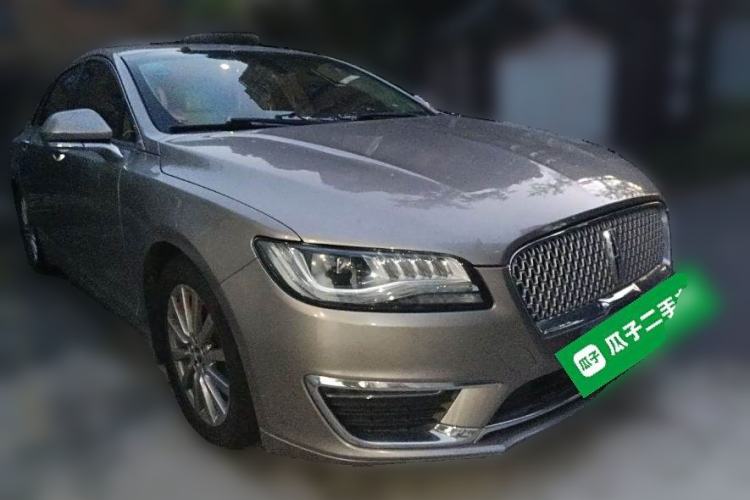 Used Lincoln MKZ 2018 2.0T Premium Edition Front Right 45 Deg