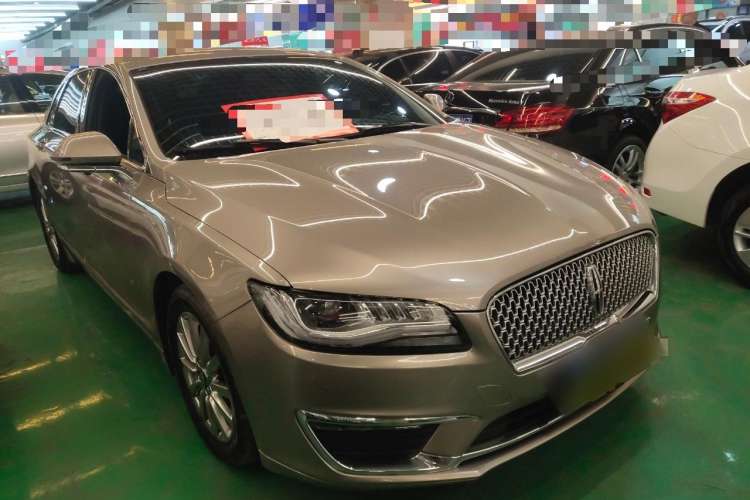 Used Lincoln MKZ 2018 2.0T Premium Edition Front Right 45 Deg