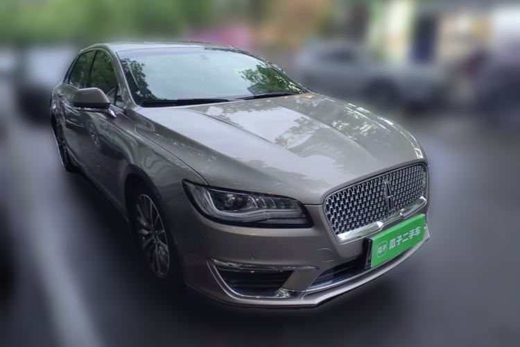 Used Lincoln MKZ 2018 2.0T Luxury Edition Front Right 45 Deg