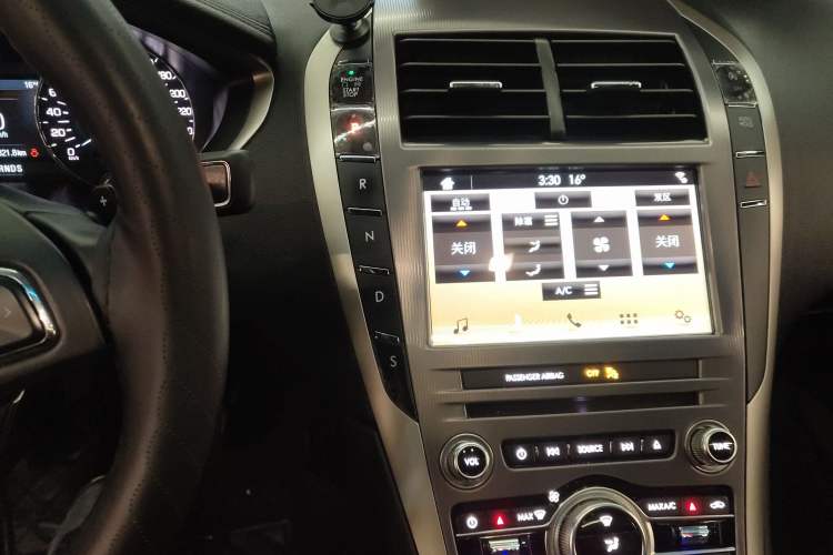 Used Lincoln MKZ 2018 2.0T Premium Edition Gear Lever