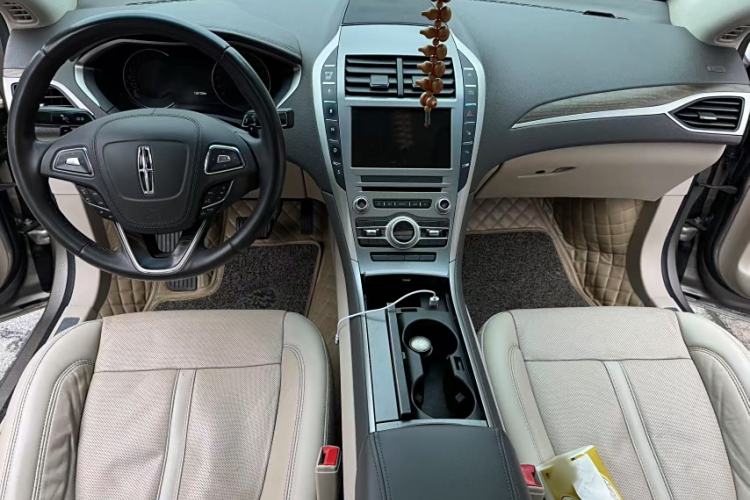 Used Lincoln MKZ 2018 2.0T Luxury Edition Interior 1