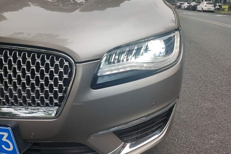 Used Lincoln MKZ 2018 2.0T Luxury Edition Left Front Headlight