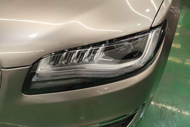 Used Lincoln MKZ 2018 2.0T Premium Edition Left Front Headlight
