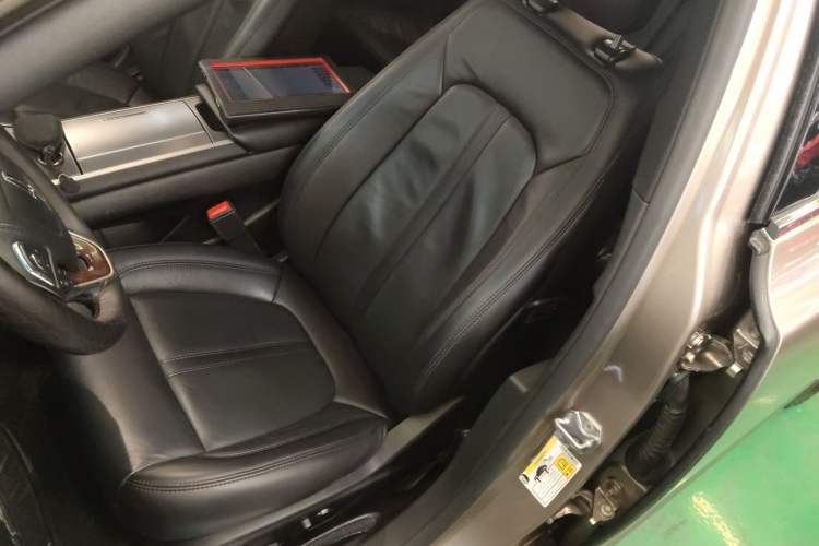 Used Lincoln MKZ 2018 2.0T Premium Edition Left Front Seat