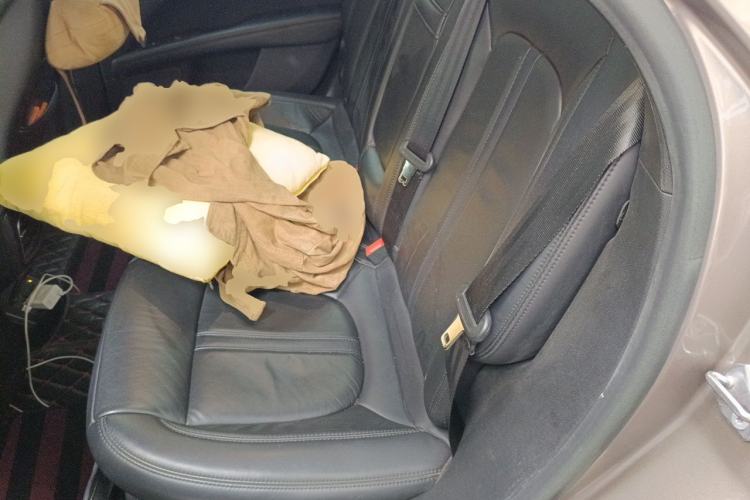 Used Lincoln MKZ 2018 2.0T Premium Edition Left Rear Seat