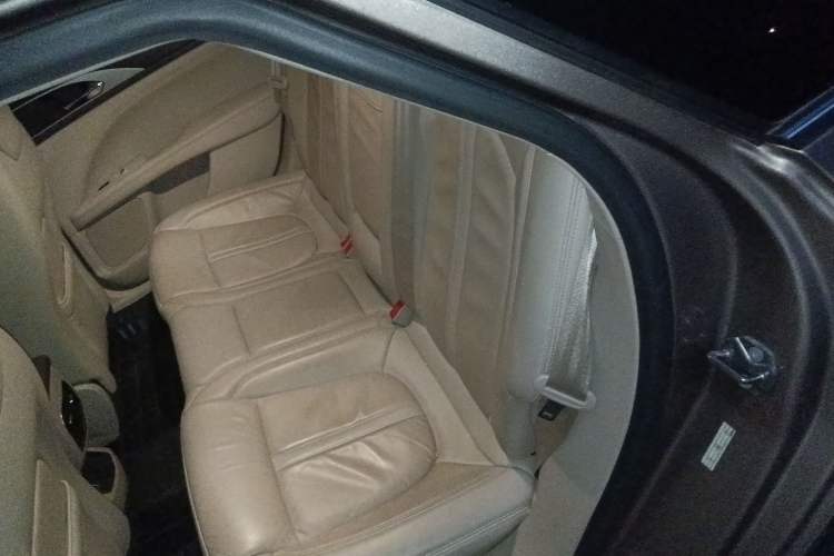 Used Lincoln MKZ 2018 2.0T Premium Edition Left Rear Seat