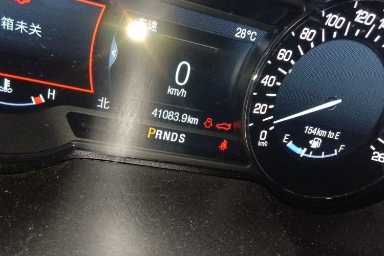 Used Lincoln MKZ 2018 2.0T Premium Edition Odometer Close Up