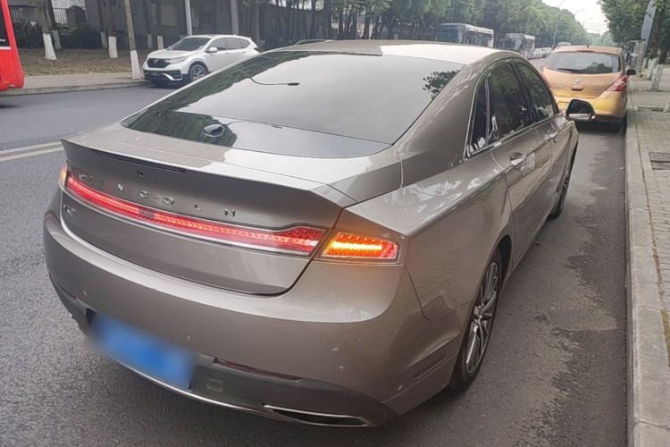 Used Lincoln MKZ 2018 2.0T Luxury Edition Rear Right 45 Deg