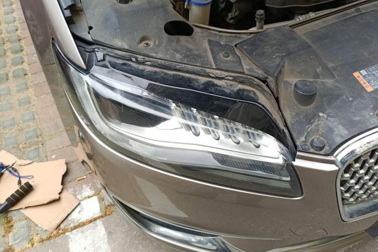 Used Lincoln MKZ 2018 2.0T Premium Edition Right Front Headlight