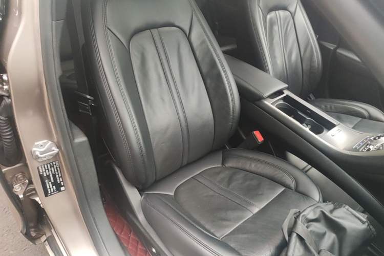 Used Lincoln MKZ 2018 2.0T Luxury Edition Right Front Seat
