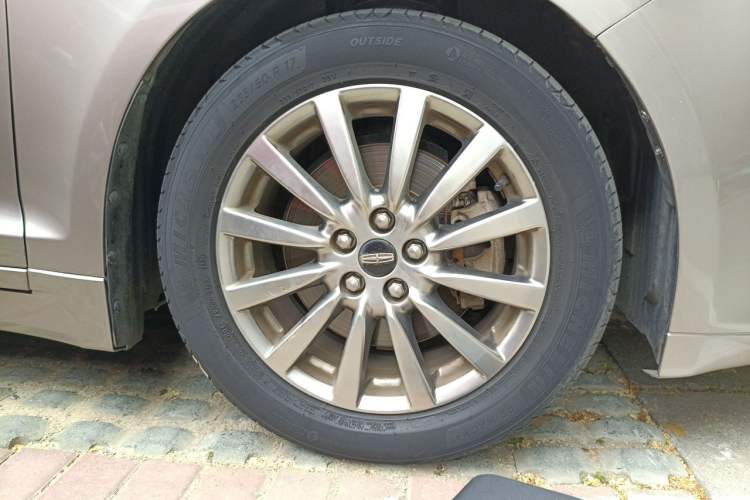 Used Lincoln MKZ 2018 2.0T Premium Edition Right Front Wheel Hub