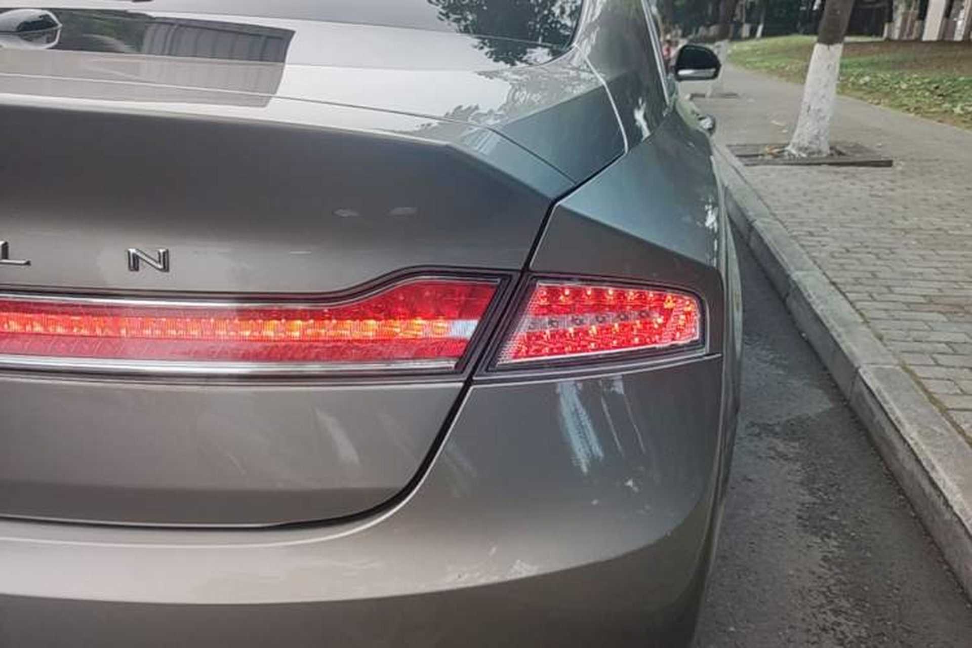 Used Lincoln MKZ 2018 2.0T Luxury Edition Right Rear Taillight