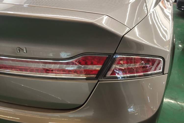 Used Lincoln MKZ 2018 2.0T Premium Edition Right Rear Taillight