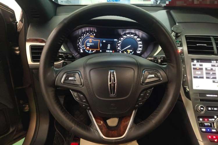 Used Lincoln MKZ 2018 2.0T Premium Edition Steering Wheel