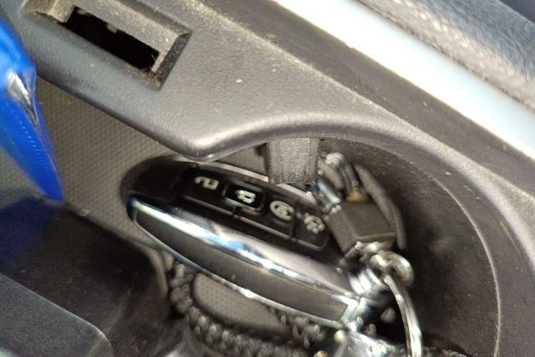 Used Lincoln MKZ 2018 2.0T Premium Edition Vehicle Key