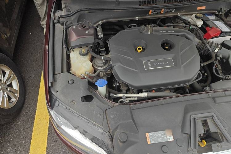 Used Lincoln MKZ 2018 2.0T Luxury Edition Engine Bay Right