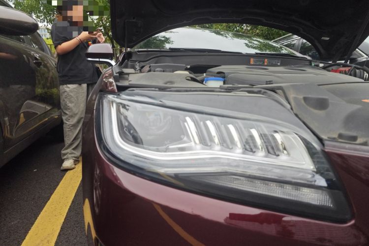 Used Lincoln MKZ 2018 2.0T Luxury Edition Right Front Headlight