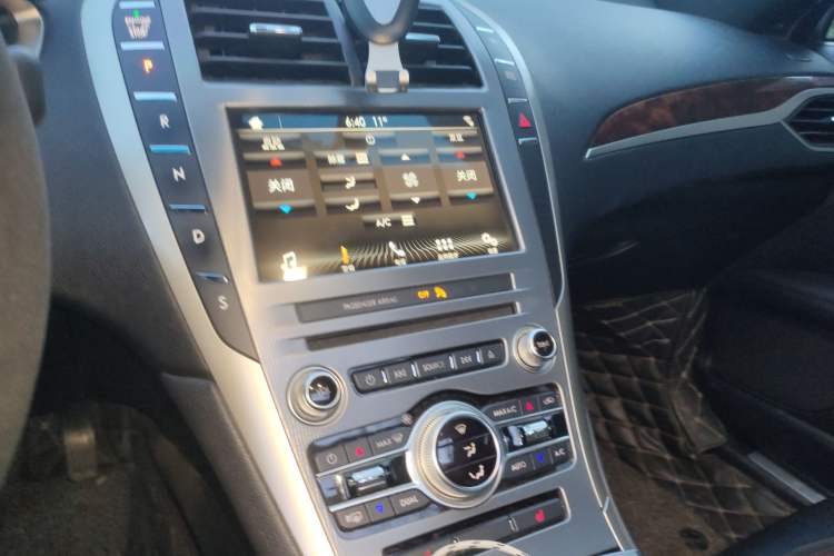 Used Lincoln MKZ 2018 2.0T Premium Edition Audio And AC Panel