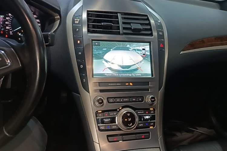 Used Lincoln MKZ 2018 2.0T Premium Edition Audio And AC Panel