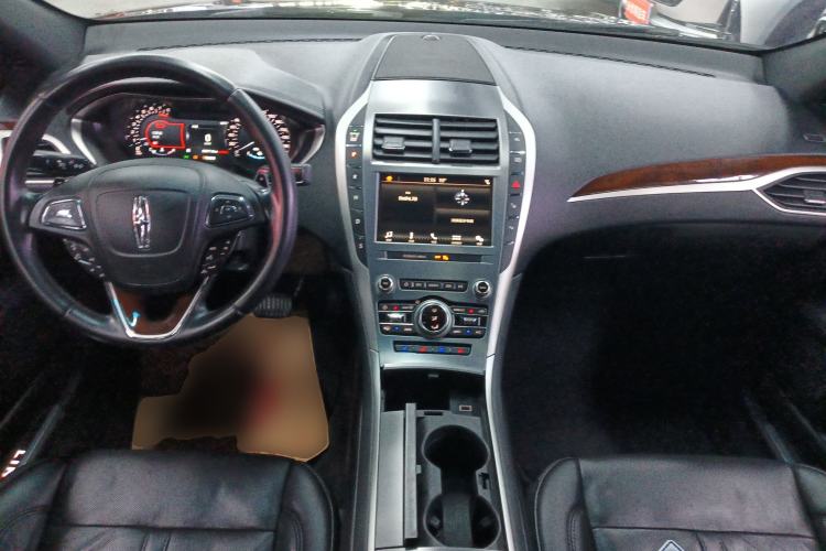 Used Lincoln MKZ 2018 2.0T Luxury Edition Center Console