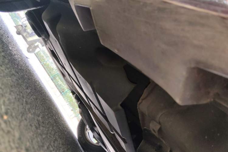 Used Lincoln MKZ 2018 2.0T Premium Edition Chassis Rear Right