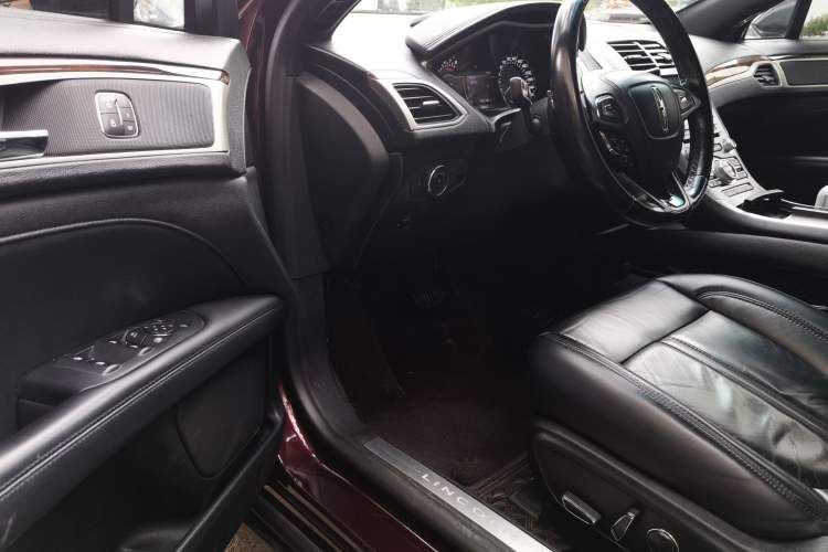 Used Lincoln MKZ 2018 2.0T Premium Edition Driver Seat