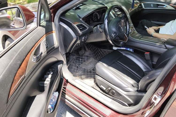 Used Lincoln MKZ 2018 2.0T Premium Edition Driver Seat