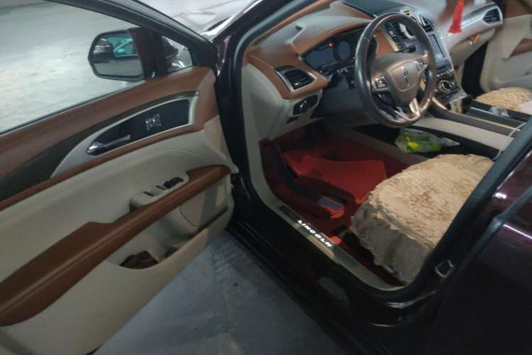 Used Lincoln MKZ 2018 2.0T Premium Edition Driver Seat