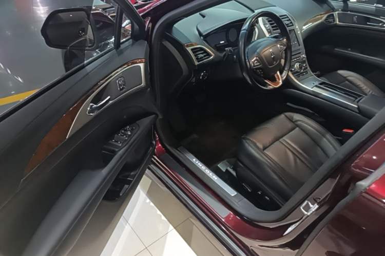 Used Lincoln MKZ 2018 2.0T Premium Edition Driver Seat