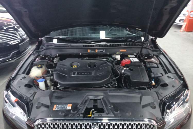 Used Lincoln MKZ 2018 2.0T Luxury Edition Engine Bay