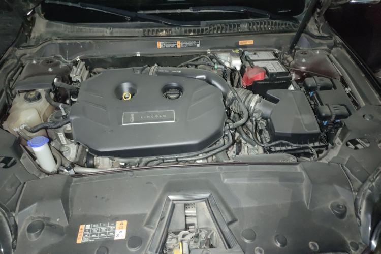 Used Lincoln MKZ 2018 2.0T Premium Edition Engine Bay
