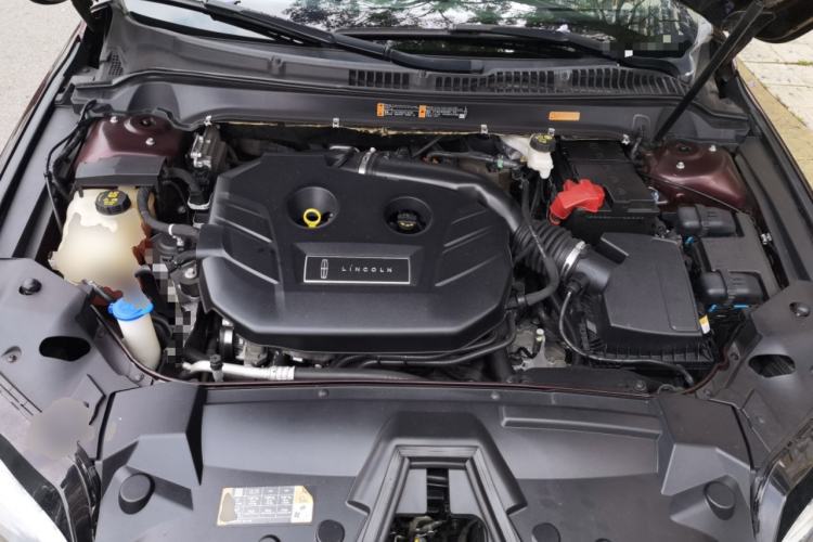 Used Lincoln MKZ 2018 2.0T Premium Edition Engine Bay