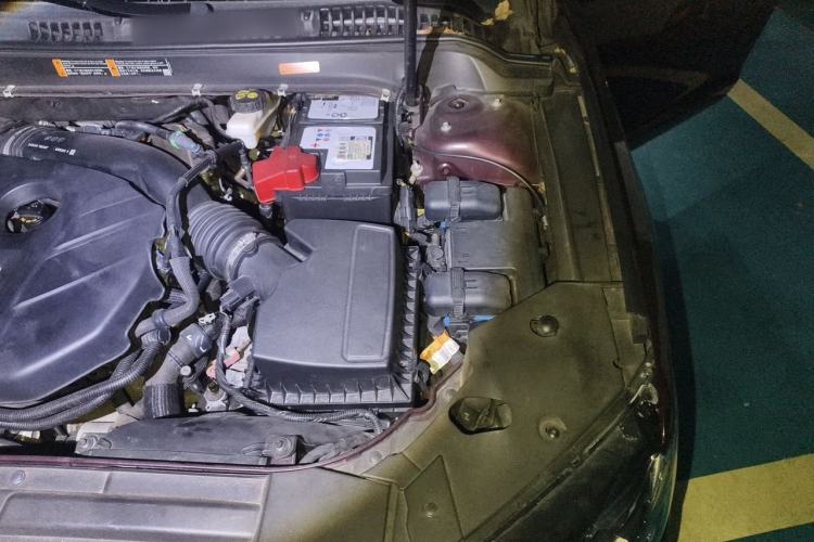 Used Lincoln MKZ 2018 2.0T Premium Edition Engine Bay Left