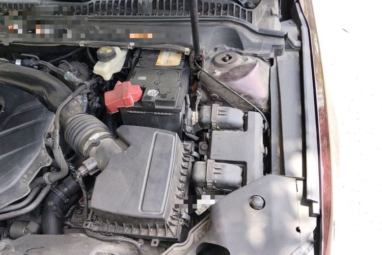 Used Lincoln MKZ 2018 2.0T Premium Edition Engine Bay Left