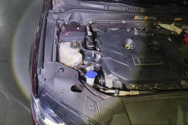 Used Lincoln MKZ 2018 2.0T Premium Edition Engine Bay Right