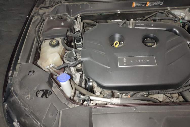 Used Lincoln MKZ 2018 2.0T Premium Edition Engine Bay Right