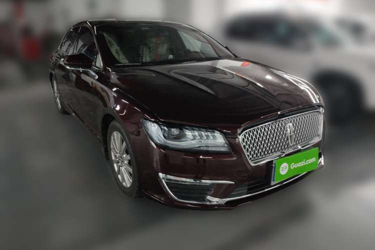 Used Lincoln MKZ 2018 2.0T Premium Edition Front Right 45 Deg