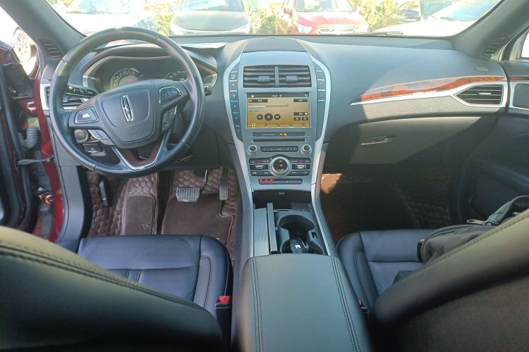 Used Lincoln MKZ 2018 2.0T Premium Edition Interior 2