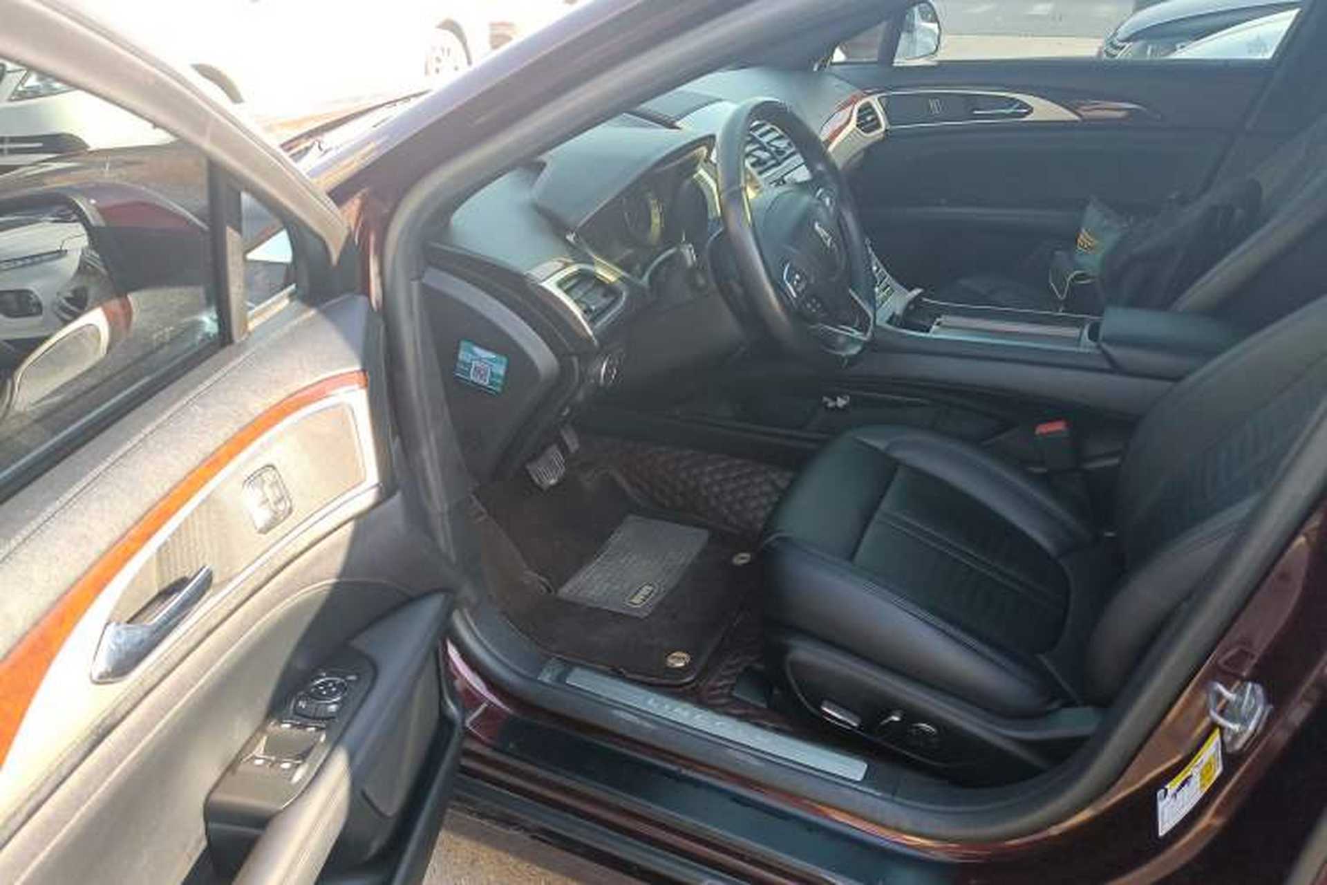 Used Lincoln MKZ 2018 2.0T Premium Edition Interior 3