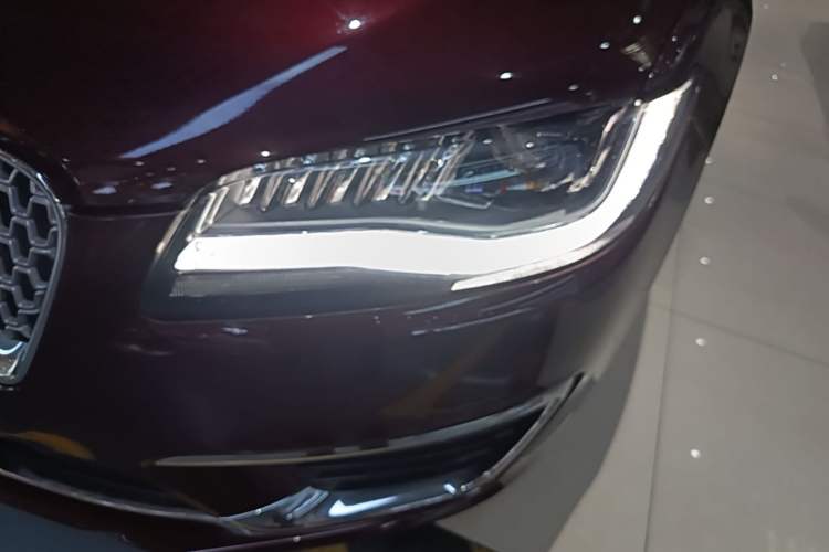 Used Lincoln MKZ 2018 2.0T Premium Edition Left Front Headlight
