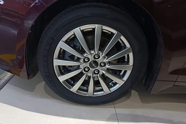 Used Lincoln MKZ 2018 2.0T Premium Edition Left Front Wheel Hub