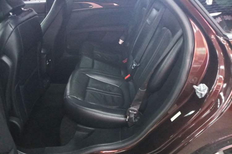 Used Lincoln MKZ 2018 2.0T Luxury Edition Left Rear Seat