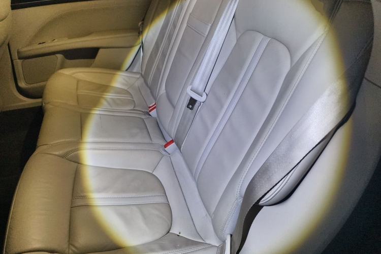 Used Lincoln MKZ 2018 2.0T Premium Edition Left Rear Seat