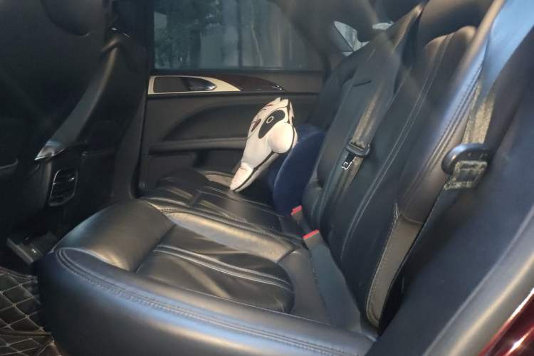 Used Lincoln MKZ 2018 2.0T Premium Edition Left Rear Seat