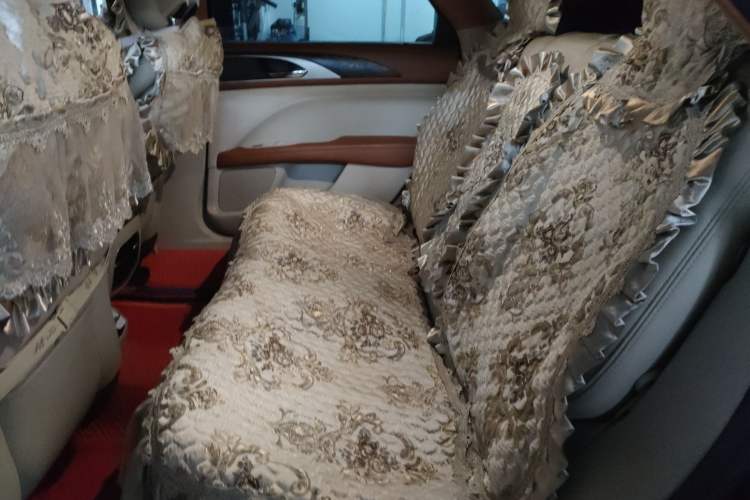 Used Lincoln MKZ 2018 2.0T Premium Edition Left Rear Seat
