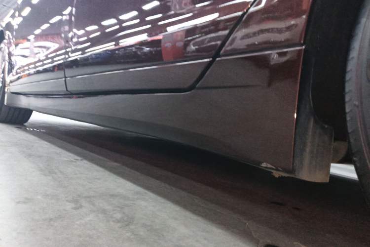 Used Lincoln MKZ 2018 2.0T Luxury Edition Left Side Sill