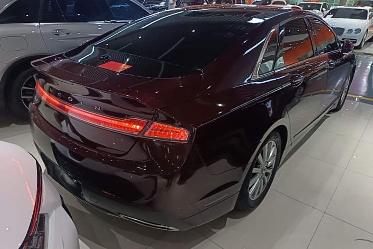 Used Lincoln MKZ 2018 2.0T Premium Edition Rear Right 45 Deg